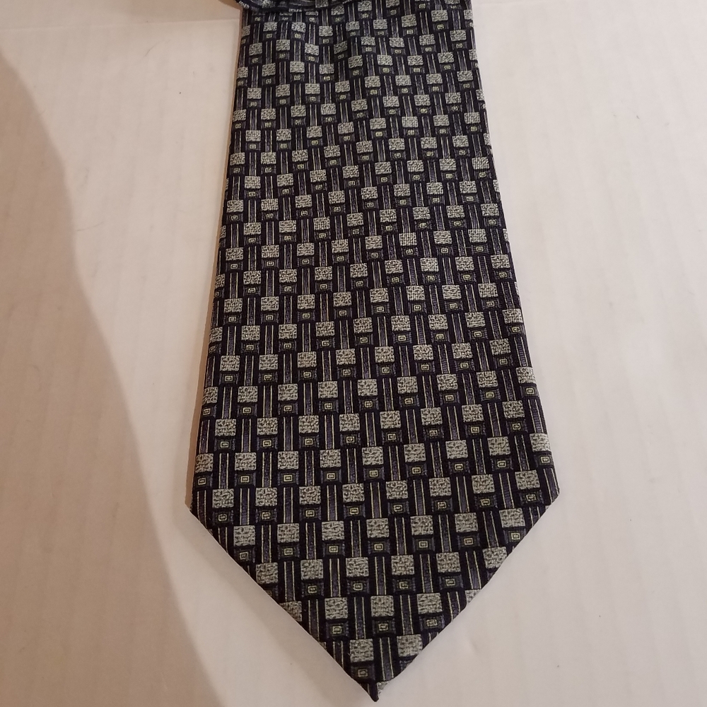 Louis Roth tie  k23